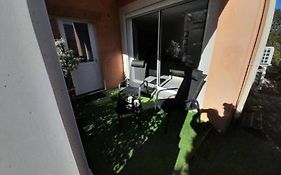 Appartement Spacieux &Tres Calme. Spacious & Very Quiet Apartment.