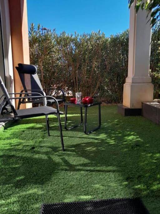 Appartement Spacieux &Tres Calme. Spacious & Very Quiet Apartment. Carros Extérieur photo