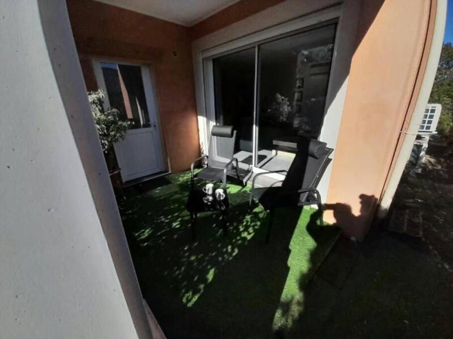 Appartement Spacieux &Tres Calme. Spacious & Very Quiet Apartment. Carros Extérieur photo