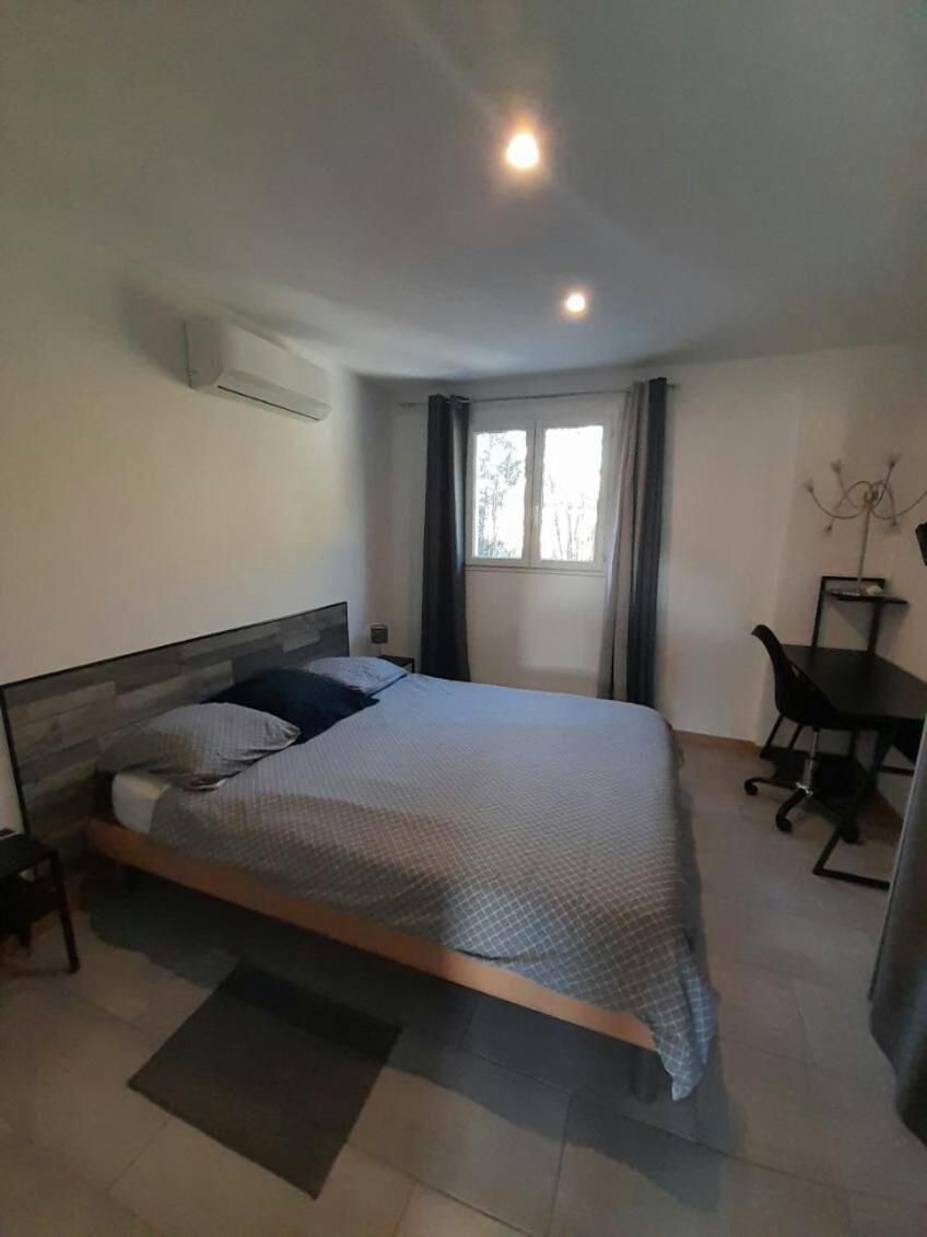Appartement Spacieux &Tres Calme. Spacious & Very Quiet Apartment. Carros Extérieur photo